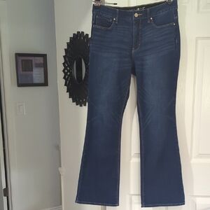 WHBM MIDRISE SLIM BOOTCUT STRETCH WAIST JEANS SIZE 8S